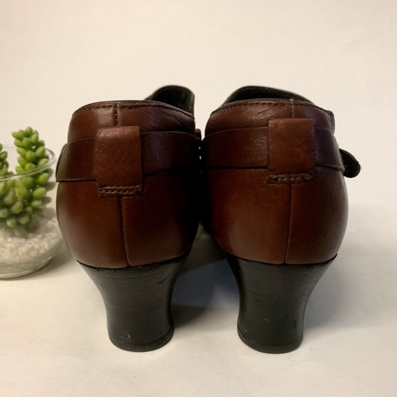 Clarks Brown Leather Buckle Detail Ankle Boots - Picture 6 of 8